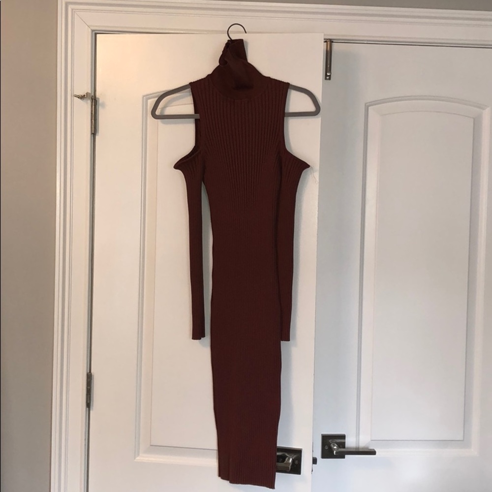 Cold shoulder Midi dress